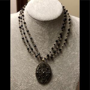 Pretty Black Pendant Necklace